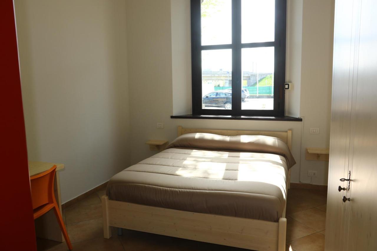 Student'S Hostel Парма Экстерьер фото